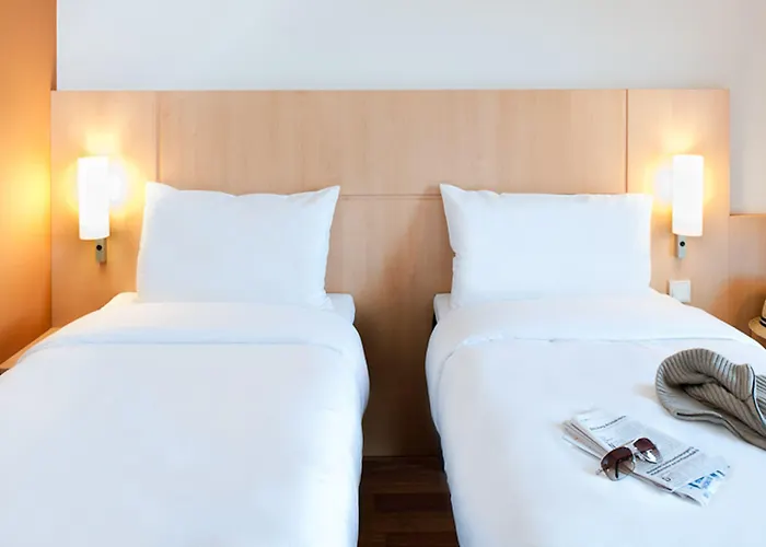 מלון Ibis Sued 4*