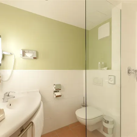 Hotel Ibis Sued 4*