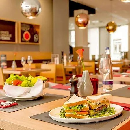 Hotel Ibis Sued 4*