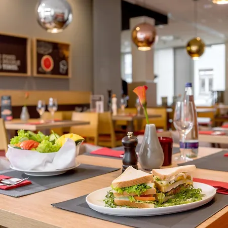 Отель Ibis Sued
